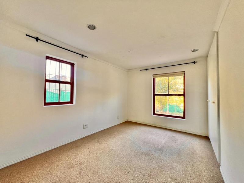8 Bedroom Property for Sale in Hout Bay Western Cape